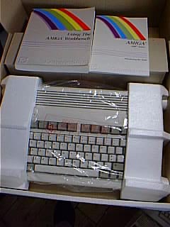 http://www.binarydinosaurs.co.uk/Museum/Commodore/a600/a600.jpg